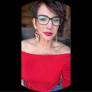 Meet your Posher, Carry